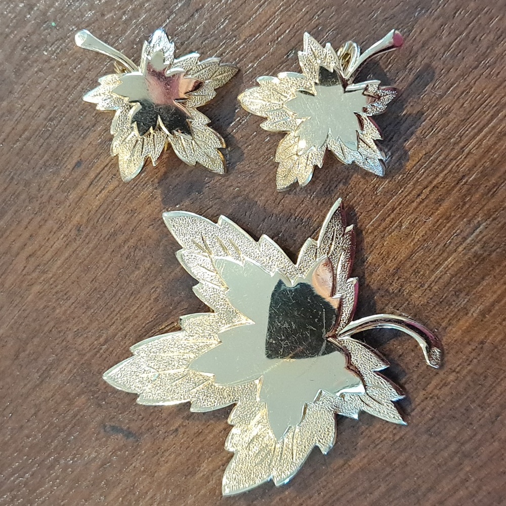 Vintage Monet Maple Leaf Brooch and Clip Earring Set Goldtone